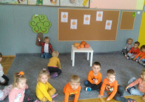 Pomarańczowy dzień u Żabek.