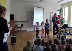 Występ magika.