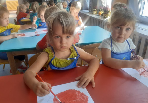Lubimy malować farbami.