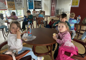 Mieliśmy też pyszne bułki z kotletem