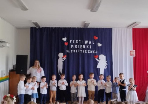 Śpiewamy piosenkę patriotyczną - Polak Mały