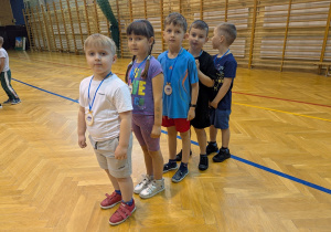 Na starcie.