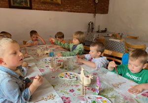 Każdy był zajęty swoim zadaniem.