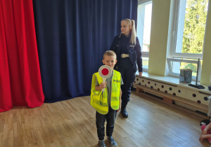 Jeremi z Panią Policjantką
