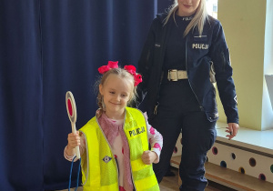 Julia z Panią Policjantką