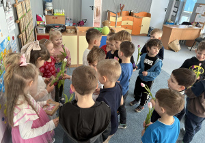 Dajemy kwiaty i upominki