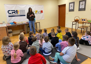 Wybraliśmy się do Biblioteki Pedagogicznej na zajęcie Zgoda na gałęzi - bajka o współpracy.