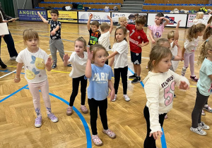 Turniej rozpoczęliśmy od rozgrzewki.