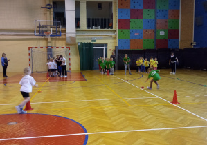 W naszym przedszkolu odbył się Turniej zabawowo - sportowy.