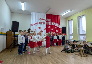 Pełne polskich akcentów i symboli.