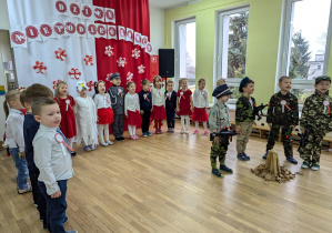 Na zakończenie stanęliśmy na baczność.