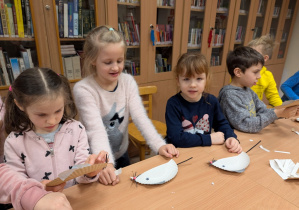 Baliśmy się, że będą gryźć książki, więc zabraliśmy je do plecaków.