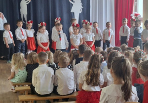 Wprowadziliśmy w uroczystą atmosferę recytując krótkie wiersze.