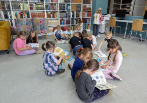 Ciekawe mają książki dla dzieci.
