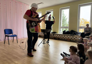 Wilk też lubi rocka!