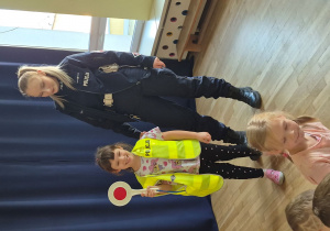 Amelka z Panią Policjantką