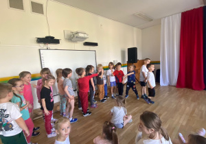 Ćwiczyliśmy prawidłowe przechodzenie na światłach.