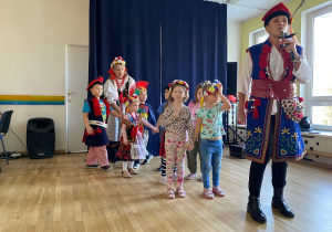 Razem zatańczyliśmy poloneza.