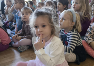 Oglądaliśmy z zaciekawieniem.