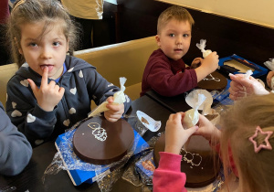 Smaczna ta biała czekolada.