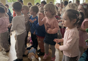 Wszyscy dobrze się bawimy