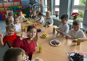 Każdy był odświętnie ubrany.