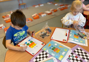 Dorysowywaliśmy brakujące elementy robota.