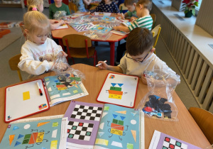 Czy coś jeszcze? Zastanawiał się Emil.