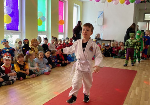 Robert na czerwonym dywanie.