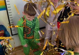 Radości z zabawy paskami było co nie miara.