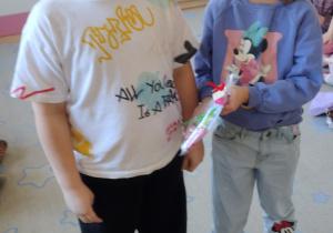 Nikola dostała prezent od Tymona