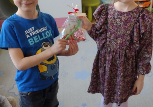 Zosia R. dostała prezent od Vladka