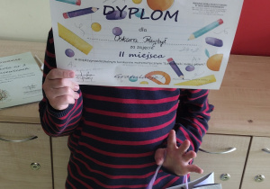 Szczęśliwy Oskar z dyplomem