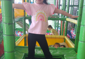 Hania pozuje do zdjęcia