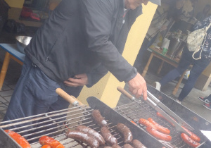 Grillowanie kiełbasek