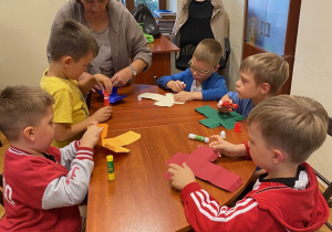 Przykładaliśmy się do sklejania pudełeczka.