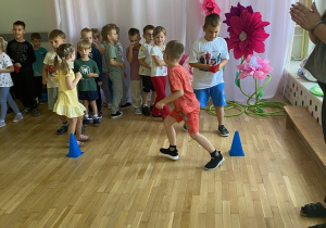 Antek wcelował ładnie do koła.