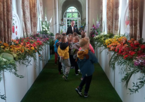 Widzieliśmy piękne kompozycje warzywno-kwiatowe.
