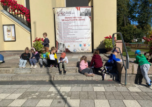 Obserwacje od strony kościoła.
