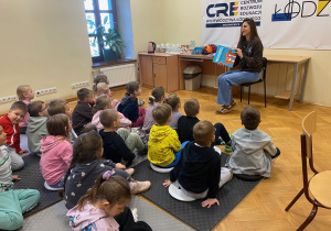 Wysłuchaliśmy bajki o "Wiewiórkach, które nie chciały się dzielić".