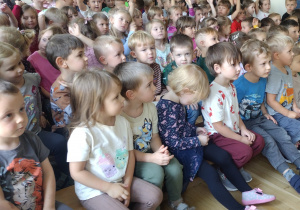 Uważnie słuchaliśmy o zasadach bezpieczeństwa.